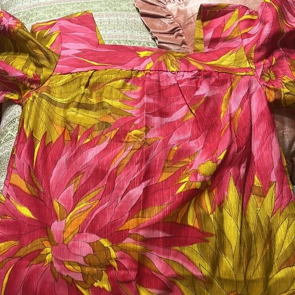 VINTAGE 60s Cotton Dress
Hawaiian Sun Dress - Small - Picture 10 of 10